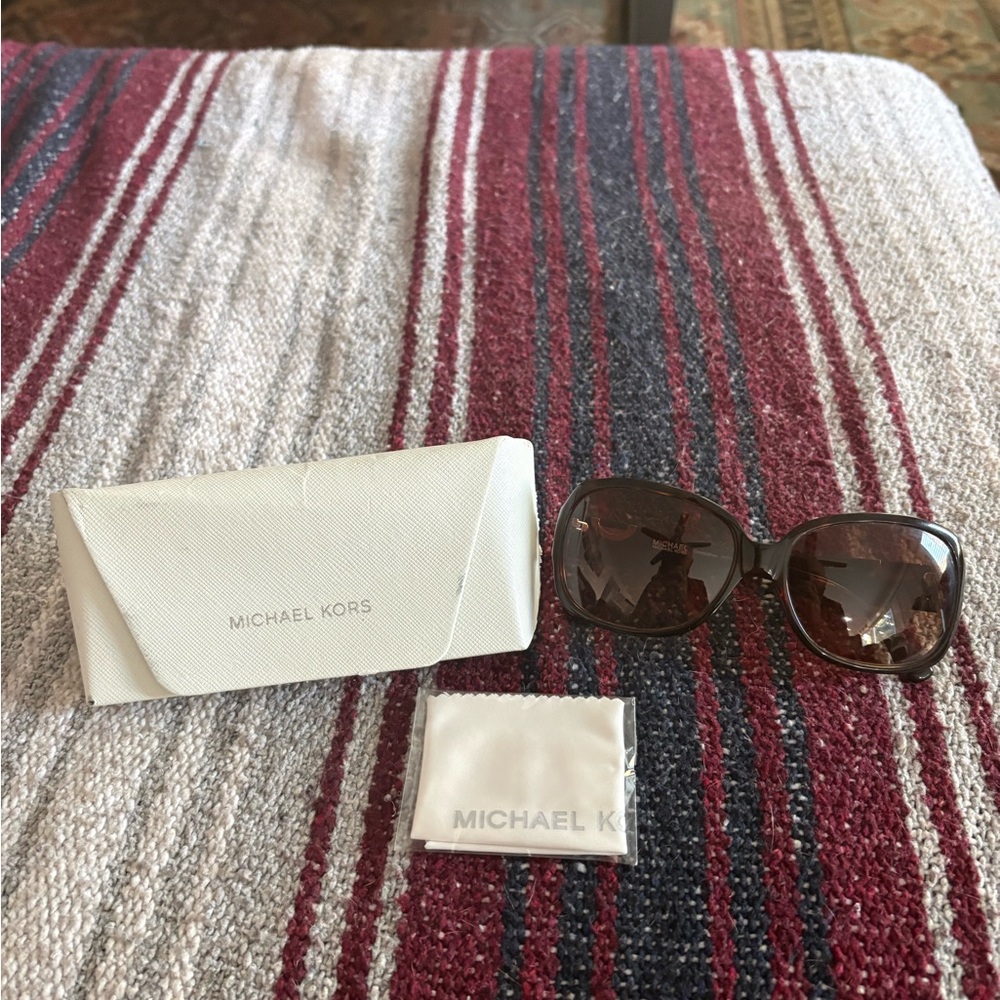 Michael Kors Grenadines M2769S Sunglasses · Tortoise Brown · Oversized Chic